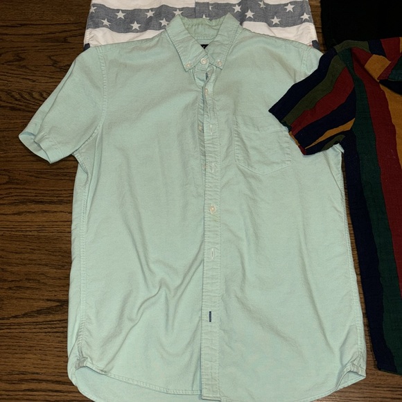 4 Short Sleeved Button Down Shirts - Men’s summer shirts - Picture 6 of 9